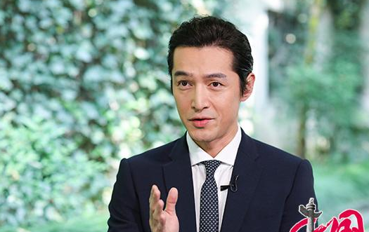 <b>胡歌谈明星社会责任：为青少年构筑健康积极的</b>