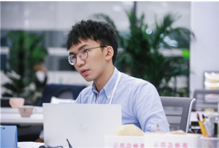 <b>《令人心动的offer》，无极4荣耀主管提供职场图</b>