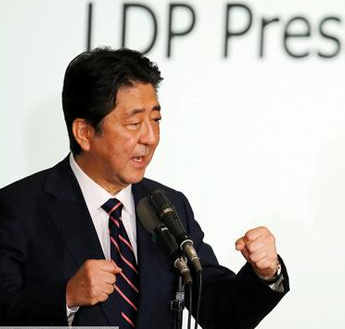 <b>无极4平台网址已经当了2886天首相的安倍，最近支</b>