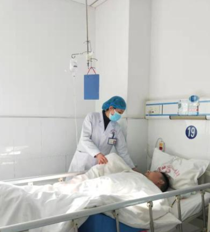 无极4平台代理湖北“警医”夫妻的土味情话：每