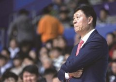 无极4平台网址访上海男篮主帅李秋平：大鲨鱼的