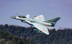 <b>俄罗斯空军先进战机不足100架，无极4平台开户规</b>