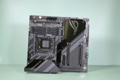 <b>华硕无极加速器ROG MAXIMUS XII EXTREME主板评测：为什</b>