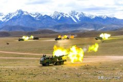 <b>西藏军区某旅举行立体拔点实兵实弹演习，无极</b>