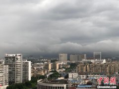 <b>暴雨突袭南昌 市民朋友圈无极4平台代理“借船”</b>