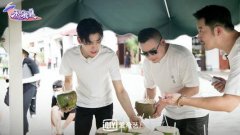 <b>岳云鹏沙溢孙越《未知的餐桌》上演“修罗场”</b>