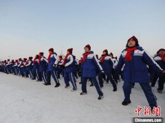 <b>长春推动“百无极4荣耀平台app万学子上冰雪”：</b>