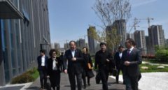 <b>浙江侨商会携“智囊团”访侨企、无极荣耀4平台</b>