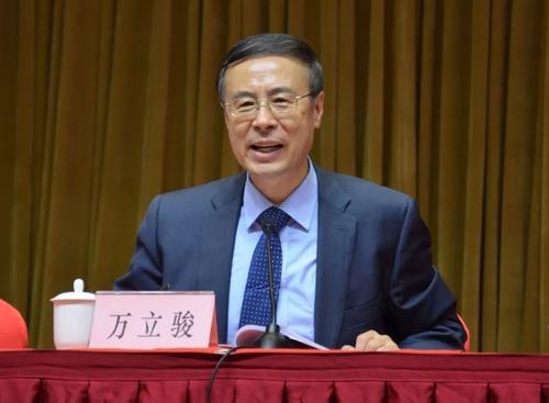无极4荣耀app