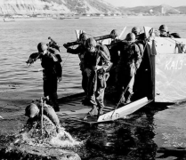 <b>1992年无极4测速，俄罗斯将朝鲜战役的档案出售给</b>