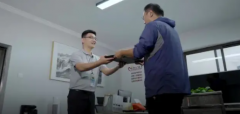 <b>让微光聚拢成光芒无极4平台代理：联想智慧服务</b>