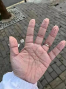 <b>心疼！这是29无极4荣耀主管岁社区医生采完核酸</b>