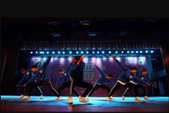 <b>无极4平台代理第一次汇报演出火热来袭 《了不起</b>