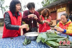 <b>无极4娱乐（新春走基层）“老底子”年俗迸新意</b>
