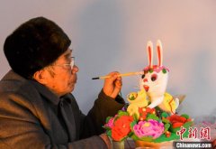 <b> 什么是无极荣耀山东临沭：老手艺人创作民间传</b>