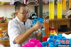 <b>无极4荣耀平台好吗河北定兴戏剧盔头：历经五代</b>