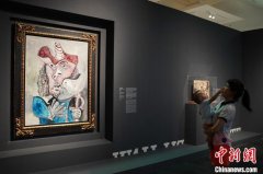 <b>无极4最大总代理路德维希夫妇捐赠作品亮相清华</b>