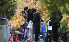 <b>加拿大中国移民无极荣耀平台一起娱乐父母为子</b>