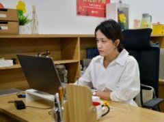 <b>（新春走基层）无极4最大总代马来西亚女孩用英</b>