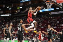 <b>杰伦-格林31分小波特19+13 无极4平台代理火箭大胜</b>