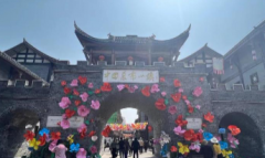 <b>无极4总代理重庆荣昌“特色小镇”擦亮“非遗”</b>