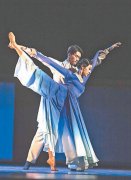 <b>怎么当无极4代理用诗化意象表现崇高精神</b>